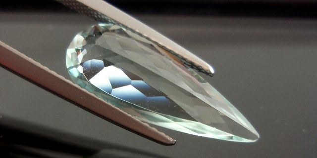 ブラジル産アンブリゴナイト☆ペアシェイプ20x7.7☆4.61ct.