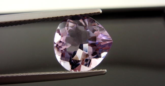 ブラジル産アメシスト☆ハートシェイプ10mm☆3.41ct.