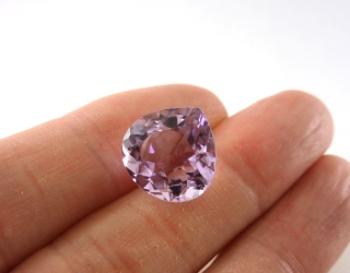 ブラジル産アメシスト☆ハートシェイプ14mm☆8.16ct.