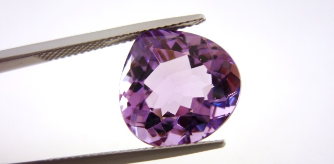 ブラジル産アメシスト☆ハートシェイプ14mm☆8.78ct.