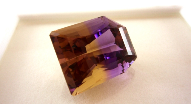 ブラジル産アメトリン☆ファンシー19.5x17.7☆36.62ct.