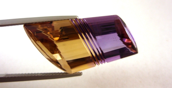 ブラジル産アメトリン☆ファンシー27.2x14.4☆24.88ct.