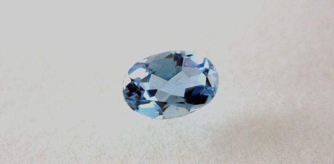 モザンビーク産アクアマリン☆オーバル6x4☆0.35ct.