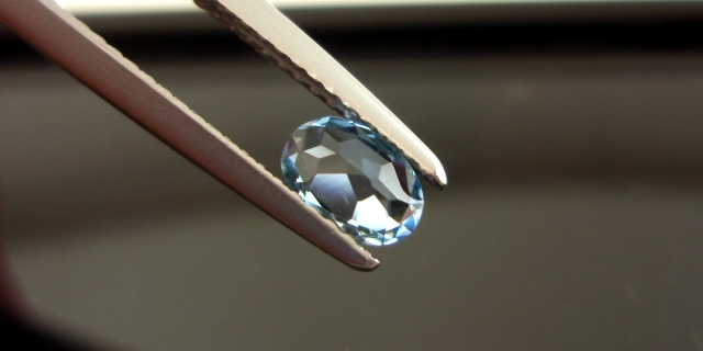 モザンビーク産アクアマリン☆オーバル6x4☆0.35ct.