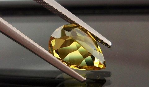 ザンビア産カナリートルマリン☆ペアシェイプ10x7mm☆1.86ct.