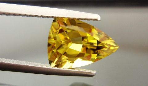 ザンビア産カナリートルマリン☆ファンシートリリアント10.5x8mm☆2.39ct.