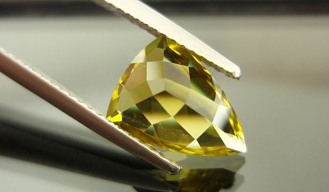 ザンビア産カナリートルマリン☆ファンシートリリアント10.5x8mm☆2.39ct.