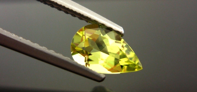 ザンビア産カナリートルマリン☆ペアシェイプ8x5mm☆0.78ct.