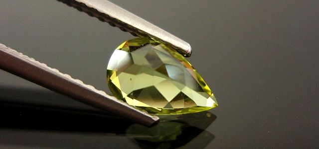 ザンビア産カナリートルマリン☆ペアシェイプ8x5mm☆0.78ct.