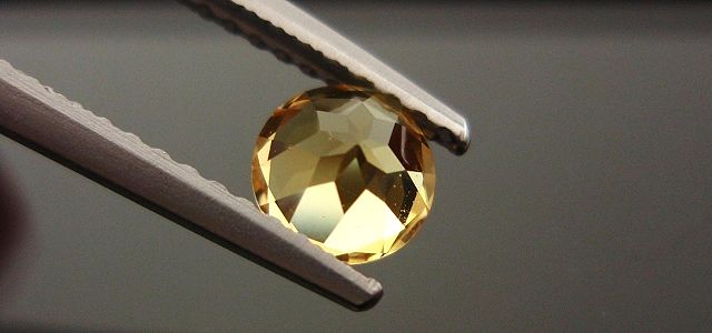 ザンビア産カナリートルマリン☆ラウンド5mm☆0.48ct.