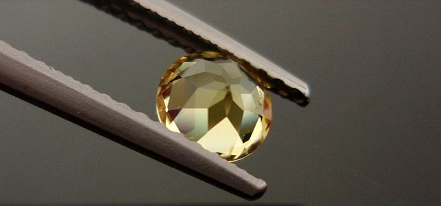 ザンビア産カナリートルマリン☆ラウンド5mm☆0.50ct.