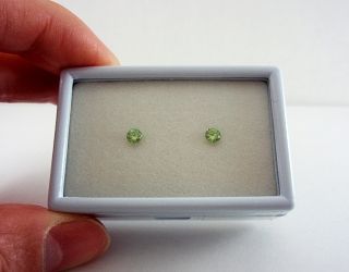 ロシア産デマントイドガーネット☆ラウンド3.8ｍｍ（ペアセット）☆0.49ct.