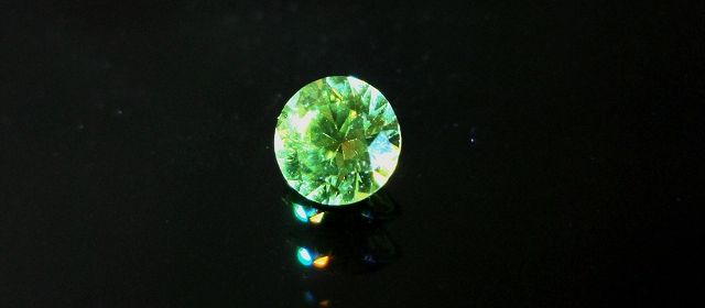 ロシア産デマントイドガーネット☆ラウンド3.9ｍｍ☆0.28ct.