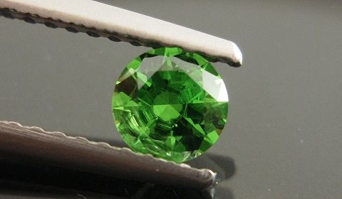 ロシア産デマントイドガーネット☆ラウンド4.3mm☆0.35ct.