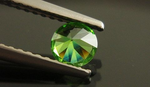 ロシア産デマントイドガーネット☆ラウンド4.3ｍｍ☆0.35ｃｔ．