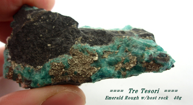 コロンビア産エメラルド☆母岩付き原石☆約40グラム