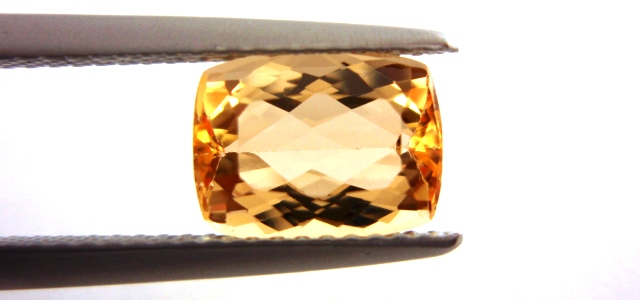 ブラジル産インペリアルトパーズ☆クッションシェイプ☆約9ｘ7mm☆2.32ct.