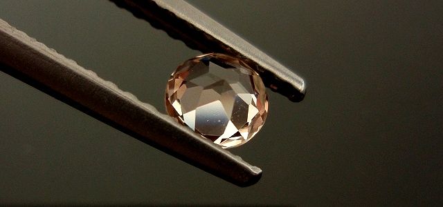 ブラジル産インペリアルトパーズ☆ラウンド4mm☆0.31ct.