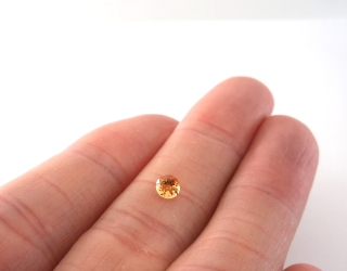 ブラジル産インペリアルトパーズ☆ラウンド4mm☆0.34ct.