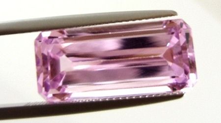 アフガニスタン産クンツァイト☆オクタゴン20.5x9.5☆16.26ct.