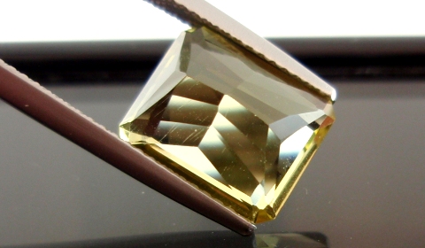 ブラジル産レモンクォーツ☆オクタゴン11x9☆4.10ct.