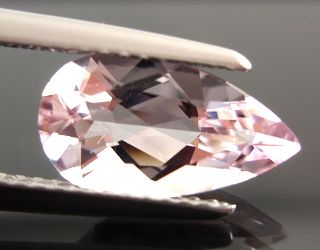 マダスカル産モルガナイト☆ペアシェイプ12ｘ6.5mm☆1.71ct