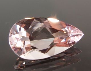 マダスカル産モルガナイト☆ペアシェイプ12ｘ6.5mm☆1.71ct