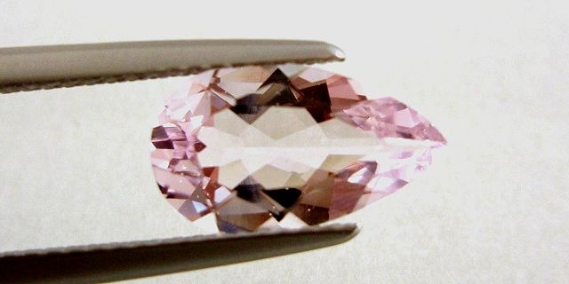 マダガスカル産モルガナイト☆ペアシェイプ12x7(ペアセット)☆3.58ct.
