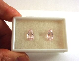 マダガスカル産モルガナイト☆ペアシェイプ12ｘ7（ペアセット）☆3.58ct.