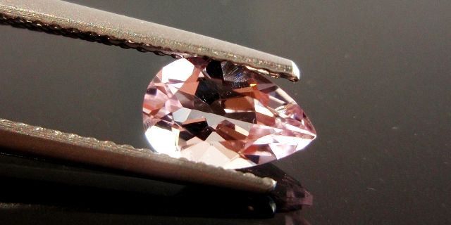 マダガスカル産モルガナイト☆ペアシェイプ8x5(ペアセット)☆1.49ct.
