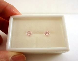 マダガスカル産モルガナイト☆ラウンド5mm(ペアセット)☆0.92ct.