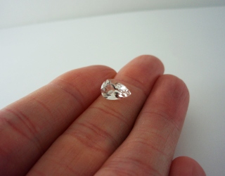 モザンビーク産モルガナイト☆ペアシェイプ10x6.7mm☆1.51ct.