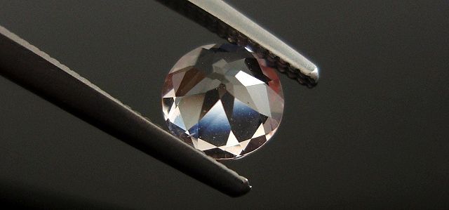 マダガスカル産モルガナイト☆ラウンドシェイプ5mm☆0.40ct.UP