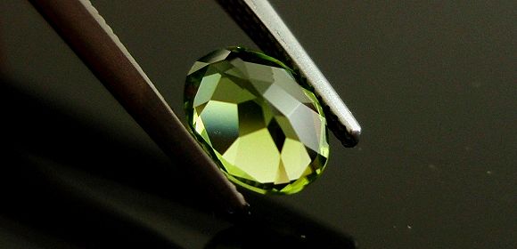 ペリドット☆オーバル☆7x5mm☆0.83ct.