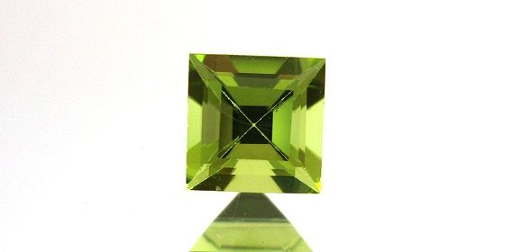 ペリドット☆スクエア☆5mm☆0.64ct.