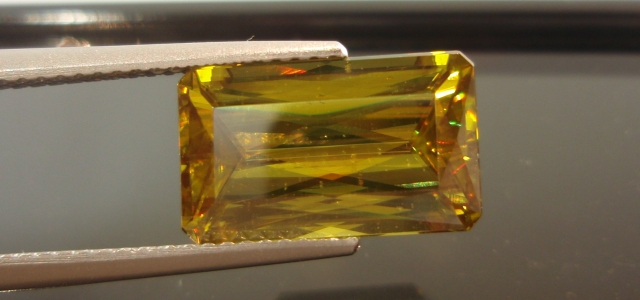 マダガスカル産スフェーン☆オクタゴン14x8☆5.83ct.