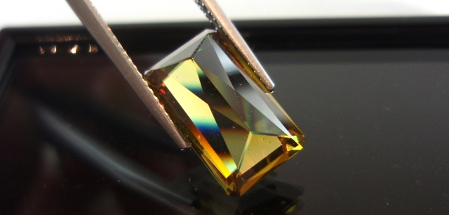 マダガスカル産スフェーン☆オクタゴン14x8☆5.83ct.