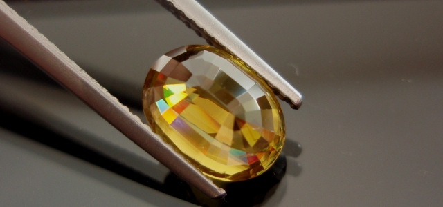 マダガスカル産スフェーン☆オーバル9ｘ6.5☆2.58ct.