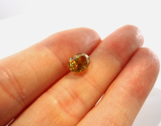 マダガスカル産スフェーン☆オーバル9ｘ6.5☆2.58ct.