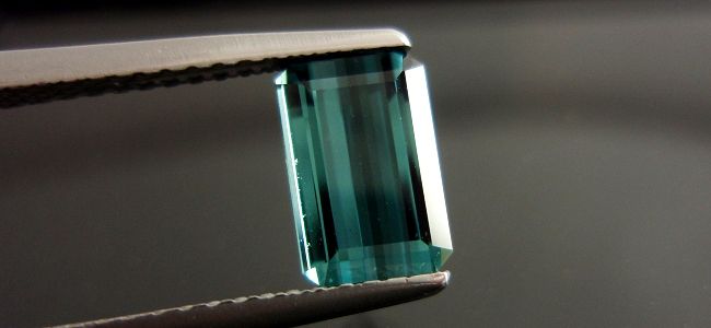 カシミール産ブルートルマリン☆オクタゴンシェイプ☆8x5mm☆1.30ct.