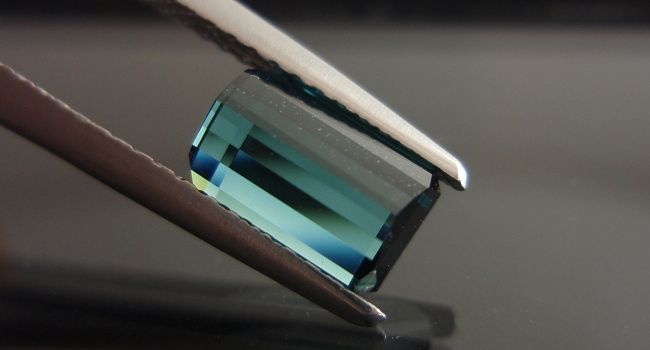 カシミール産ブルートルマリン☆オクタゴンシェイプ☆7.5x5mm☆1.46ct.