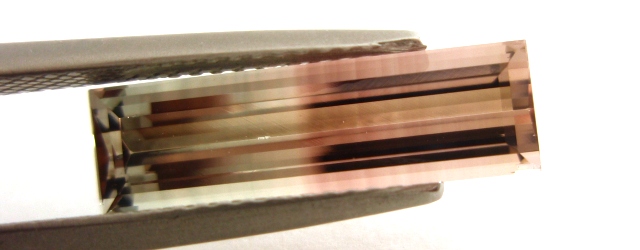 ナイジェリア産バイカラートルマリン☆レクタングルシェープ☆17.7x5.2mm☆3.20ct.