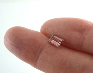 ナイジェリア産バイカラートルマリン☆バゲットシェイプ☆6.5ｘ4.5mm☆0.85ct.