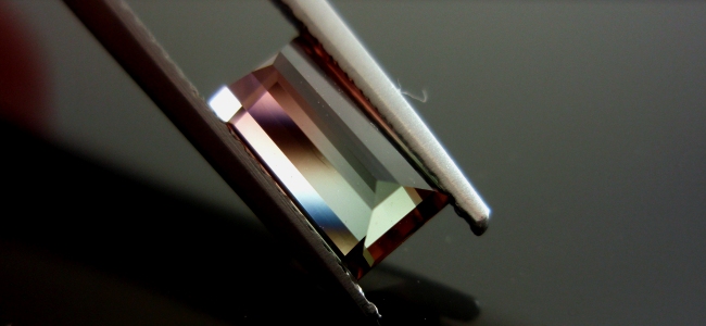 ナイジェリア産バイカラートルマリン☆レクタングルシェープ☆8.3x4.3mm☆1.23ct.