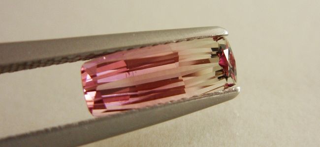カシミール産バイカラートルマリン☆クッションシェイプ☆10.5x4mm☆1.40ct.