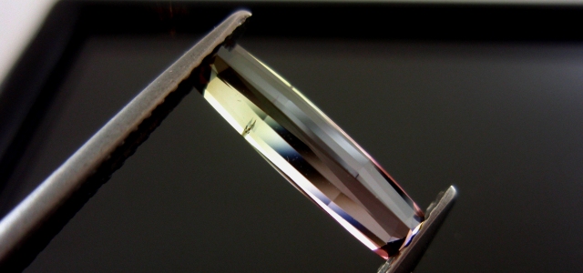カシミール産トリカラートルマリン☆クッションシェープ☆12.5x3.4mm☆1.17ct.