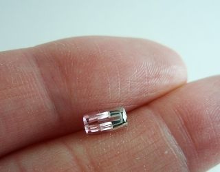 カシミール産バイカラートルマリン☆クッションシェイプ7ｘ4mm☆0.75ct.