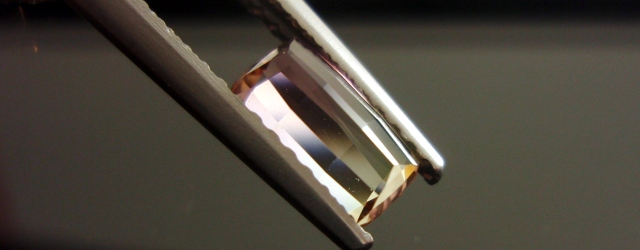 カシミール産バイカラートルマリン☆クッションシェープ☆7x4mm☆0.78ct.