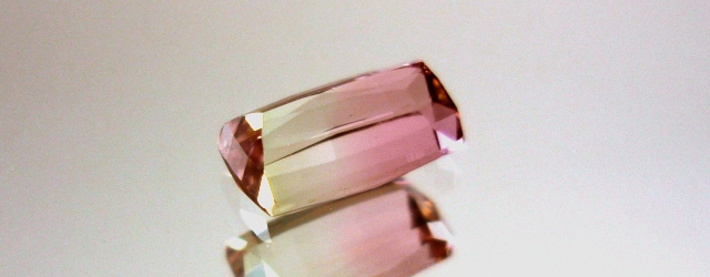 カシミール産バイカラートルマリン☆クッションシェープ☆7x4mm☆0.78ct.