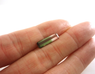 ナイジェリア産バイカラートルマリン☆オクタゴンシェープ☆16.6x4.7mm☆2.18ct.